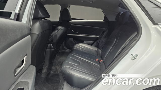 Hyundai AVANTE 2023 — photo 17
