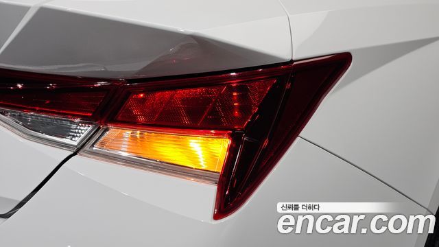 Hyundai AVANTE 2023 — photo 9