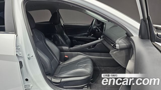 Hyundai AVANTE 2023 — photo 16