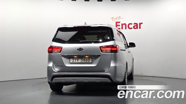 Kia Canival 2016 — photo 4