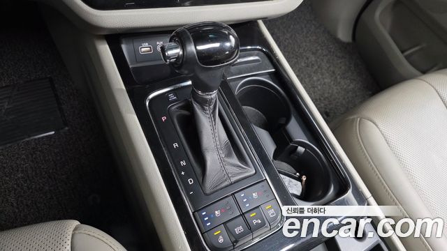 Kia Canival 2016 — photo 12