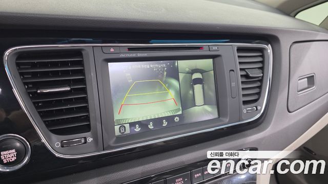 Kia Canival 2016 — photo 21