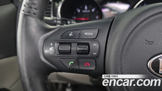Kia Canival 2016 — photo 22