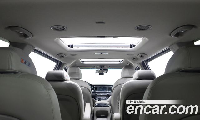Kia Canival 2016 — photo 24