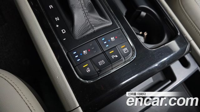 Kia Canival 2016 — photo 26