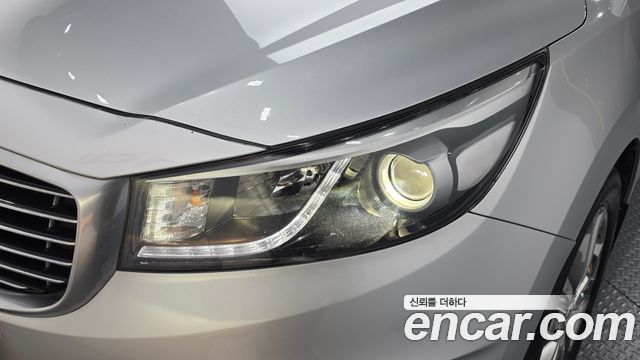Kia Canival 2016 — photo 8