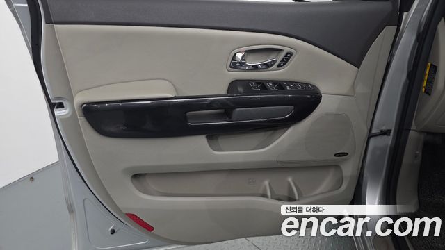 Kia Canival 2016 — photo 14