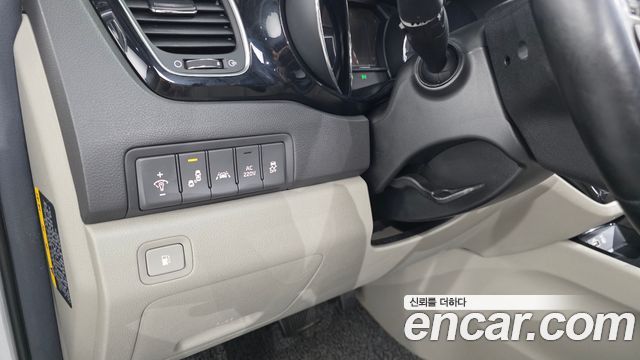 Kia Canival 2016 — photo 28