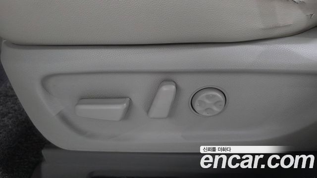 Kia Canival 2016 — photo 31
