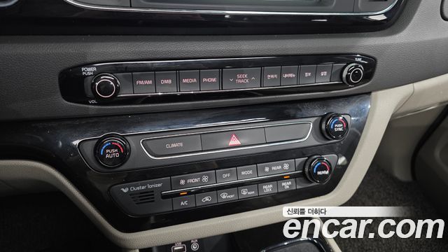 Kia Canival 2016 — photo 32