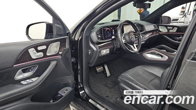 Mercedes-Benz GLE-Class 2021 — photo 10