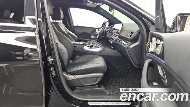 Mercedes-Benz GLE-Class 2021 — photo 11