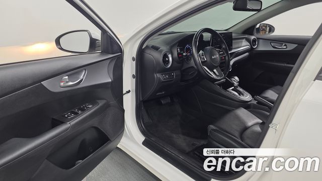 Kia K3 2022 — photo 13