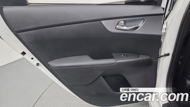 Kia K3 2022 — photo 15