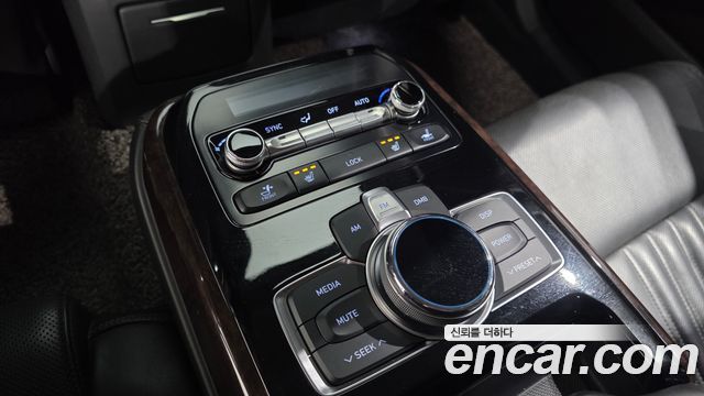 Genesis EQ900 2016 — photo 24