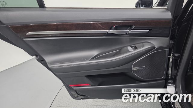 Genesis EQ900 2016 — photo 15