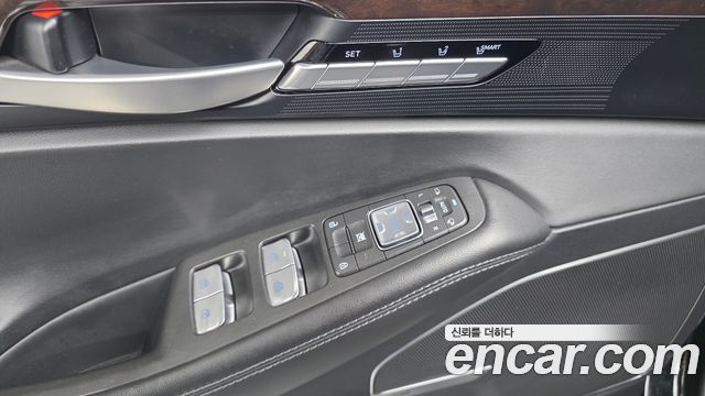 Genesis EQ900 2016 — photo 30