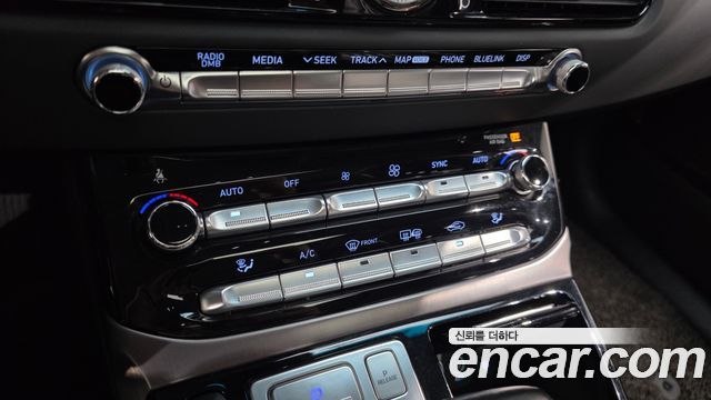 Genesis EQ900 2016 — photo 33