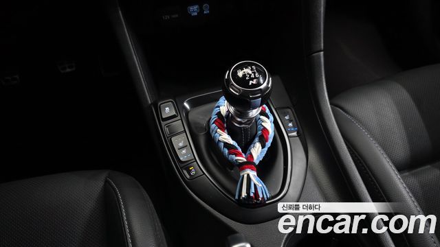 Hyundai Veloster 2020 — photo 12