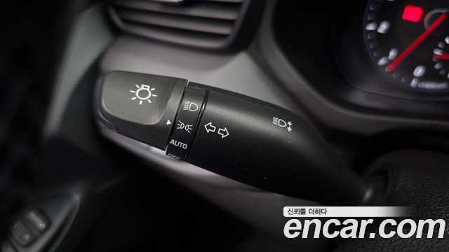 Hyundai Veloster 2020 — photo 24