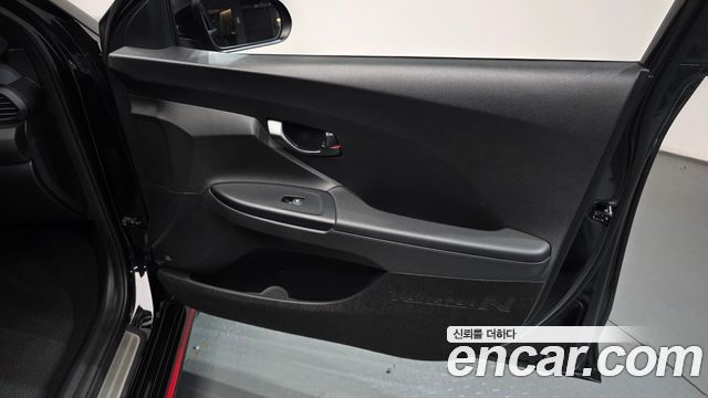 Hyundai Veloster 2020 — photo 15