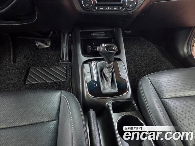 Kia K3 2016 — photo 15