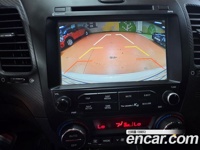 Kia K3 2016 — photo 17