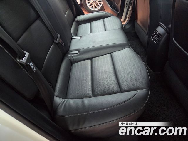Kia K3 2016 — photo 20