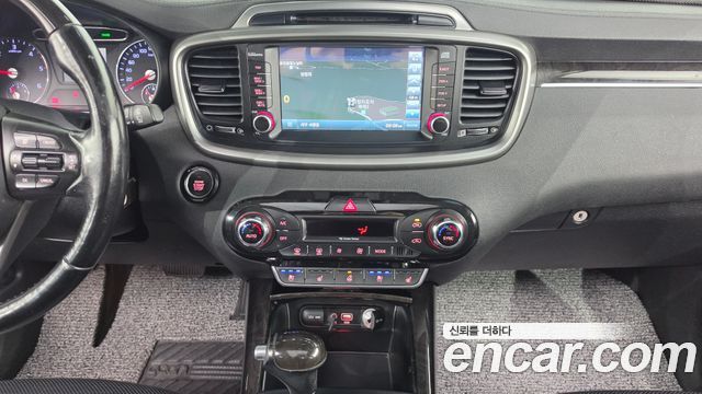 Kia Sorento 2015 — photo 23