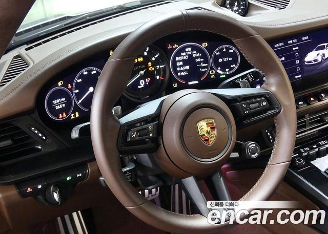 Porsche 911 2023 — photo 12