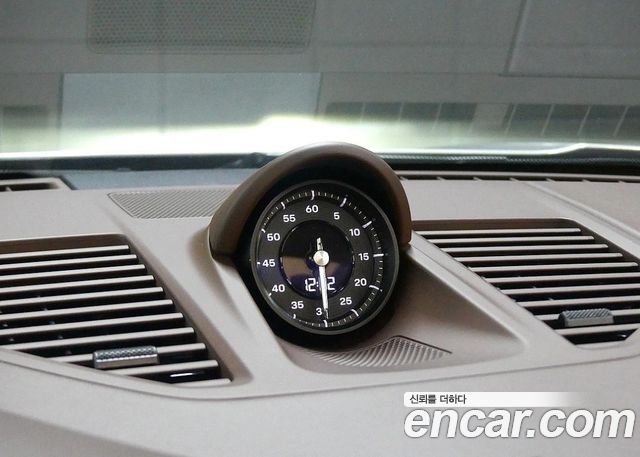 Porsche 911 2023 — photo 14