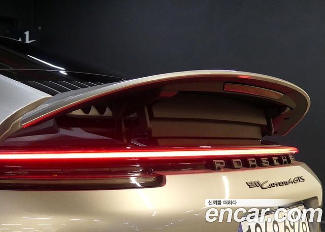 Porsche 911 2023 — photo 20