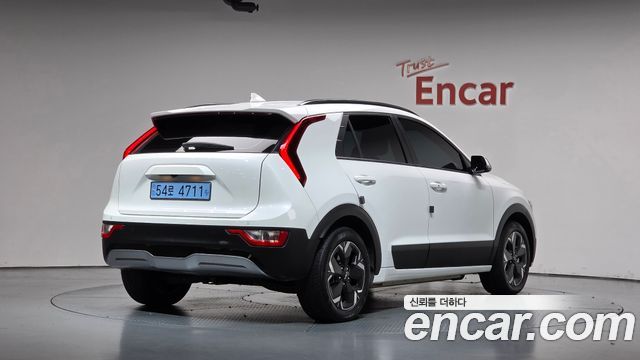 Kia Niro 2023 — photo 2