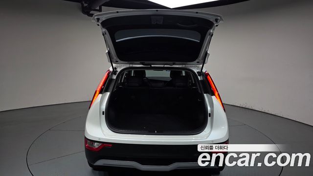 Kia Niro 2023 — photo 23