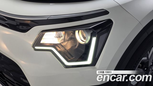 Kia Niro 2023 — photo 8