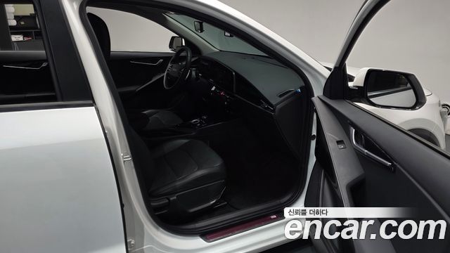 Kia Niro 2023 — photo 16