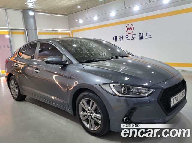 Hyundai AVANTE 2017 — photo 1