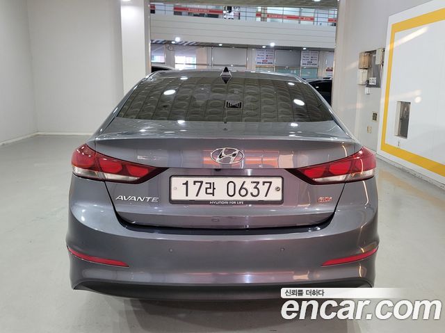 Hyundai AVANTE 2017 — photo 3