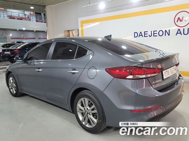 Hyundai AVANTE 2017 — photo 4