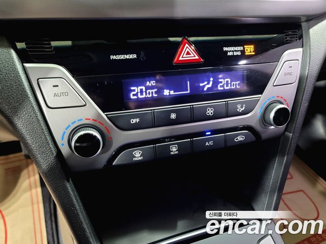 Hyundai AVANTE 2017 — photo 15