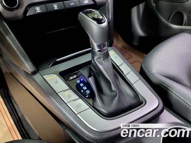 Hyundai AVANTE 2017 — photo 16