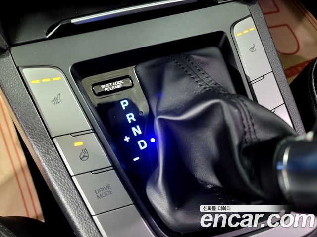 Hyundai AVANTE 2017 — photo 17