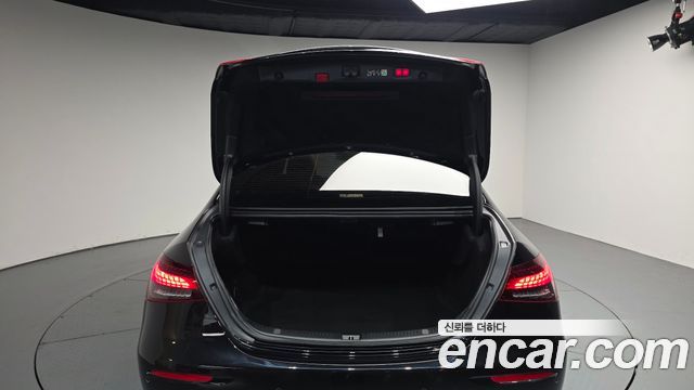 Mercedes-Benz E-Class 2023 — photo 26
