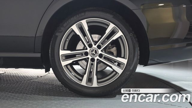 Mercedes-Benz E-Class 2023 — photo 7