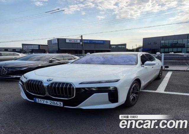 BMW 7-Series 2026 — photo 2