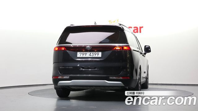 Kia Canival 2021 — photo 4