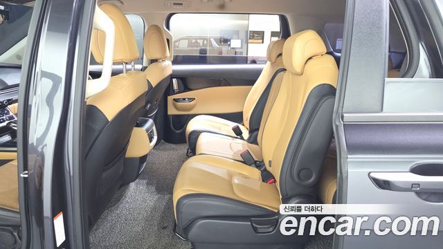 Kia Canival 2021 — photo 17