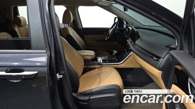 Kia Canival 2021 — photo 16