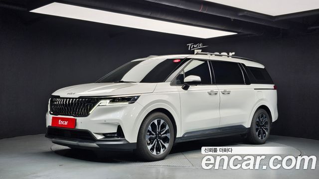 Kia Canival 2023 — photo 1