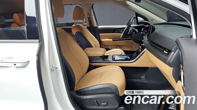 Kia Canival 2023 — photo 17